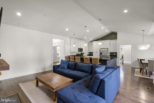 Foto del edificio - 17601 Crystal Spring Terrace