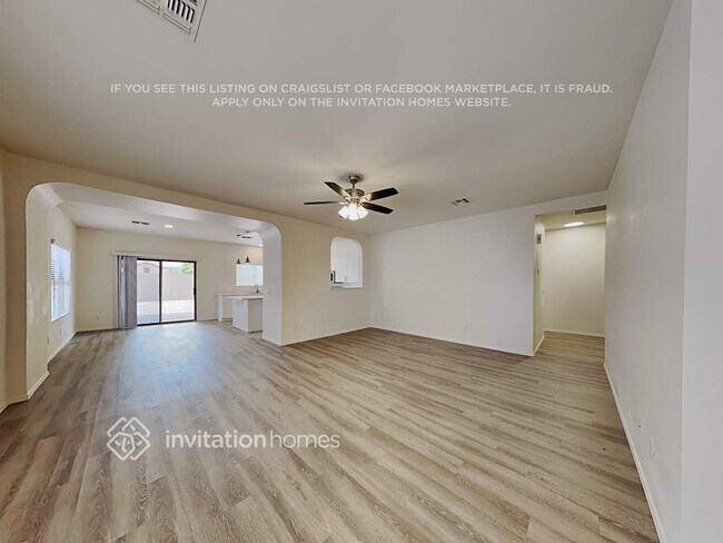 Foto del edificio - 10643 E Bramble Ave