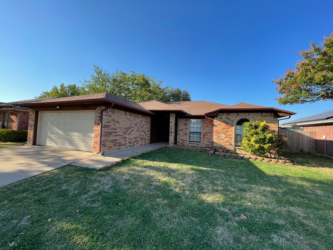 Foto principal - 6349 Hunters Glen Dr