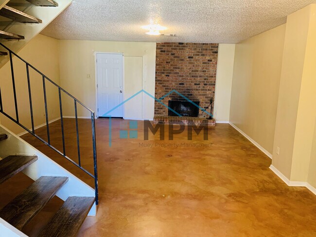 Foto del edificio - 24 Briarwood Cir