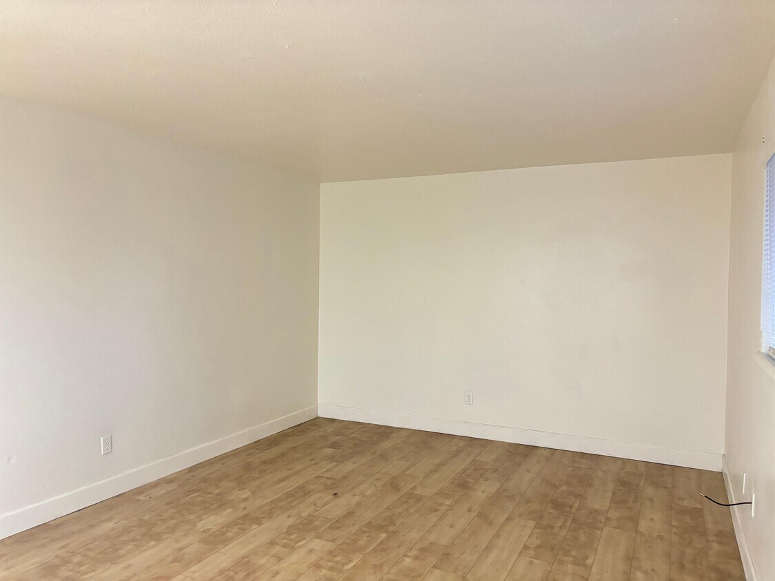 Primary Photo - 2317 N Meridian Ave
