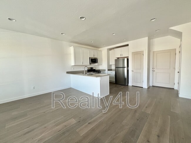 Building Photo - 3553 Hardman Way