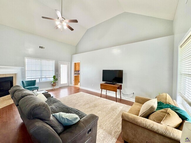 Foto del edificio - 508 Covington Cove