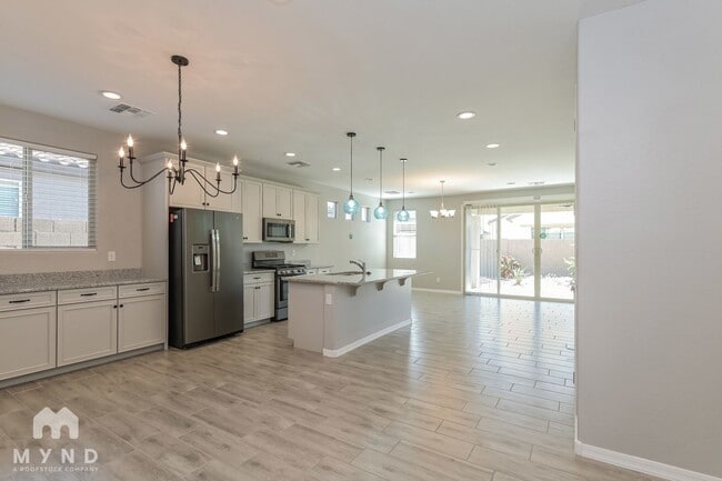 Building Photo - 20887 E Swan Dr
