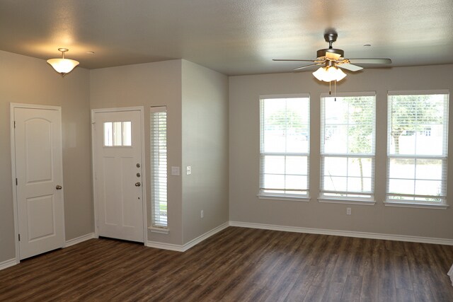 Building Photo - 724 Westfield Blvd