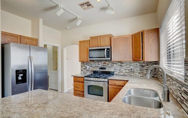 Foto del edificio - 8820 W Shaw Butte Dr