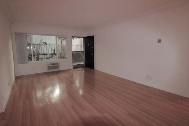 Foto del edificio - 1432 N Fairfax Ave