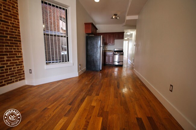 Building Photo - 677 Quincy St