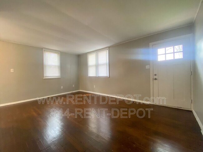 Foto del edificio - 1621 Rheinhardt Ave