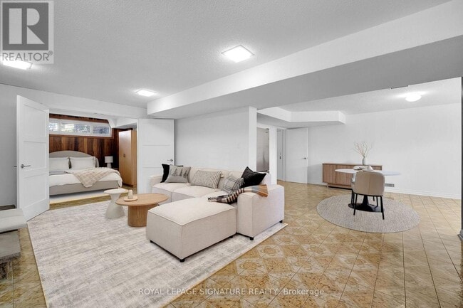 Building Photo - 49 Sylvadene Pkwy