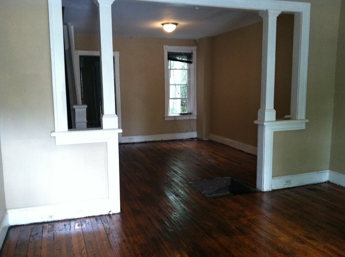 Building Photo - 413 Walnut Ave