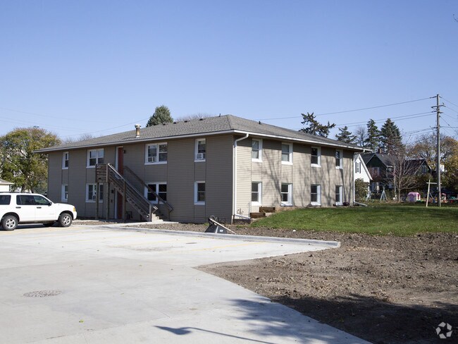 Building Photo - 404 3rd Ave SW