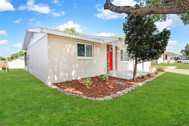 Foto del edificio - 9236 Rainbow Ln