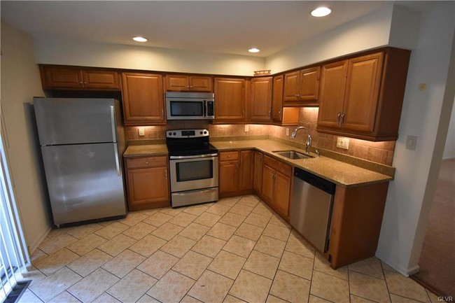 Foto del edificio - 62 Highlands Blvd