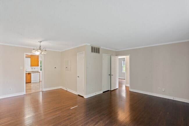 Building Photo - 3Bed/2Bath in the heart of Southpark!