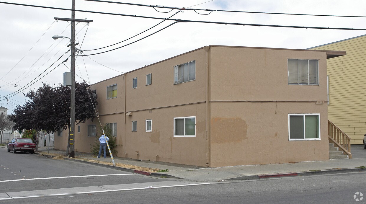 Building Photo - 1717 Market Ave