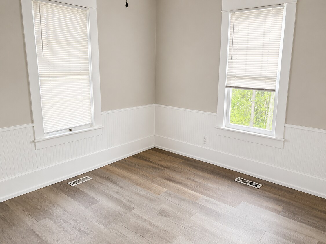 Foto del edificio - 221 3rd Ave NW