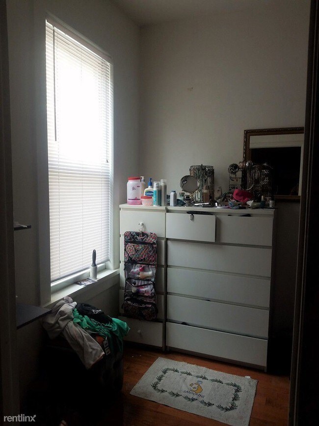 Building Photo - 2 br, 1 bath  - 3085 32nd St