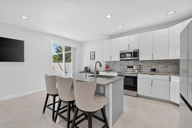 Foto del edificio - 5040 Heron Pl