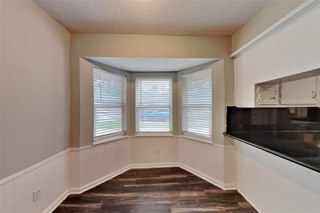 Foto del edificio - 15114 Stillcreek Dr