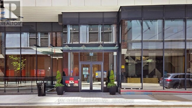 Building Photo - 38 Widmer St