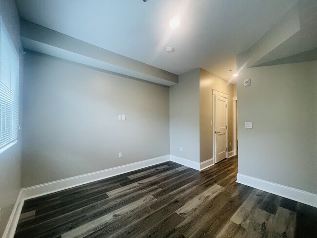 Foto del edificio - 330-350 Pleasant St. Unit 245