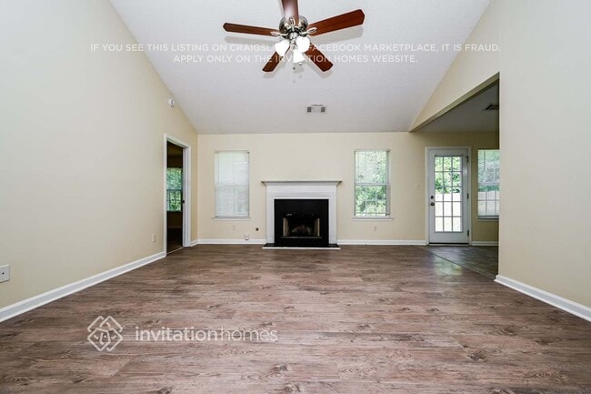 Foto del edificio - 8040 Highland Pkwy
