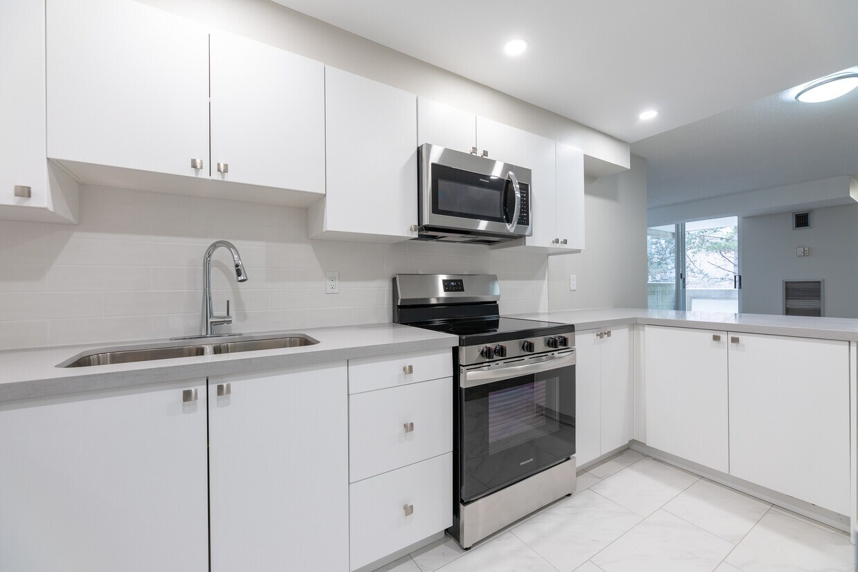 Photo principale - 3575 Kaneff Crescent