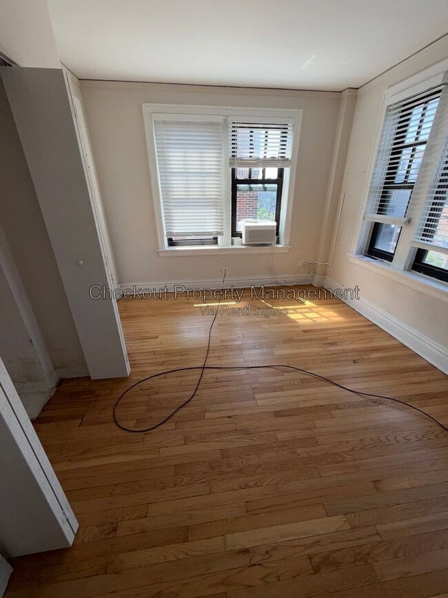 Interior Photo - Parkleigh