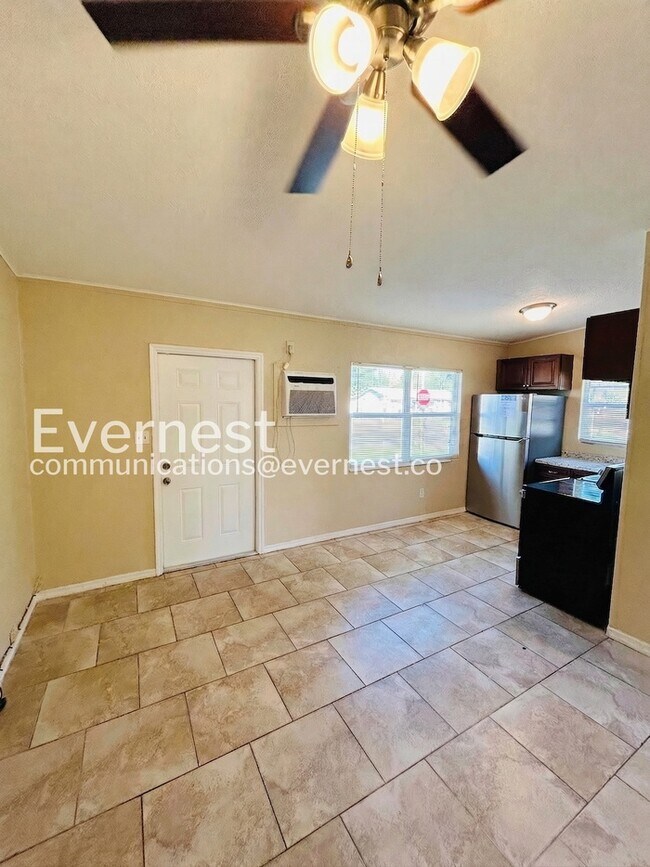 Foto del edificio - 2925 N 46th St