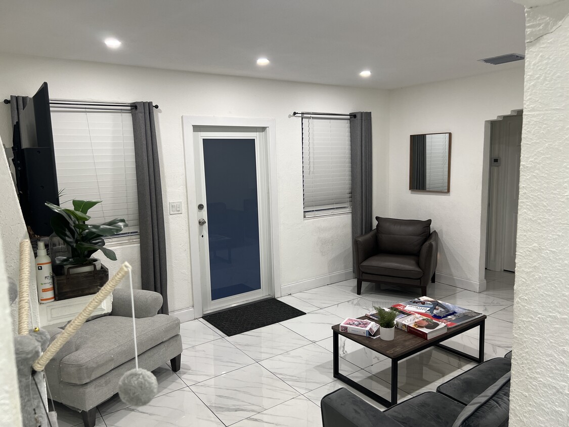 Foto principal - 4200 NW 11th Ct