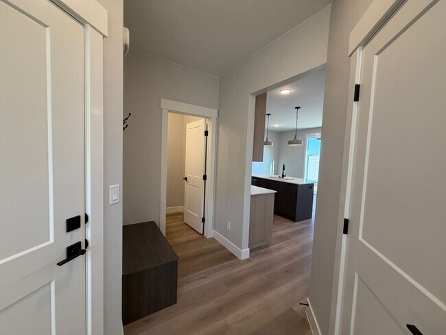 Foto del edificio - 618 Hemsworth Ln