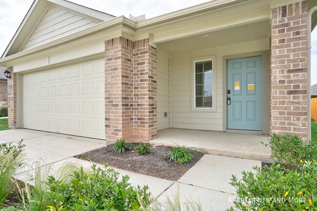 Foto del edificio - Lovely 3 bedroom 2 bath home with fenced y...