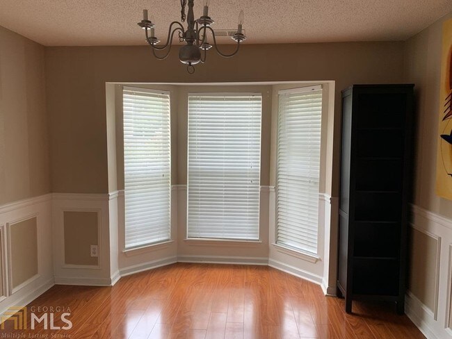Foto del edificio - 3843 Sunview Dr NW