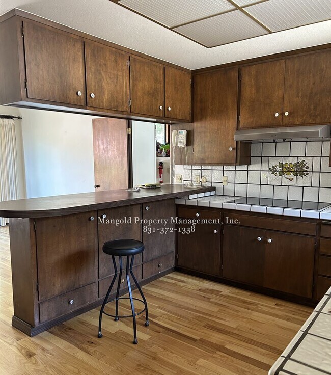 Foto del edificio - Charming 3-Bed, 2-Bath Home with Large Bac...