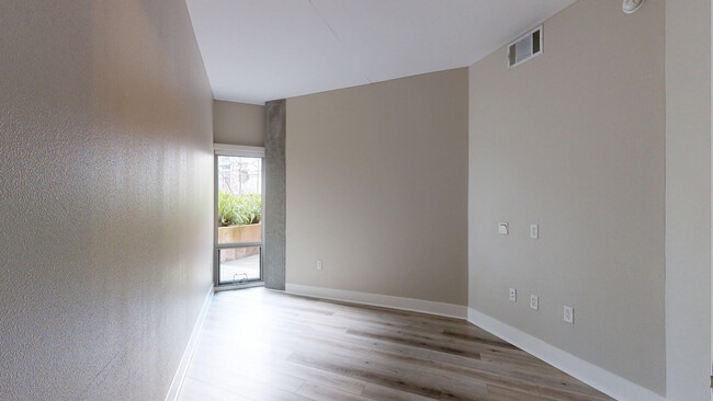 Interior Photo - Channel Mission Bay