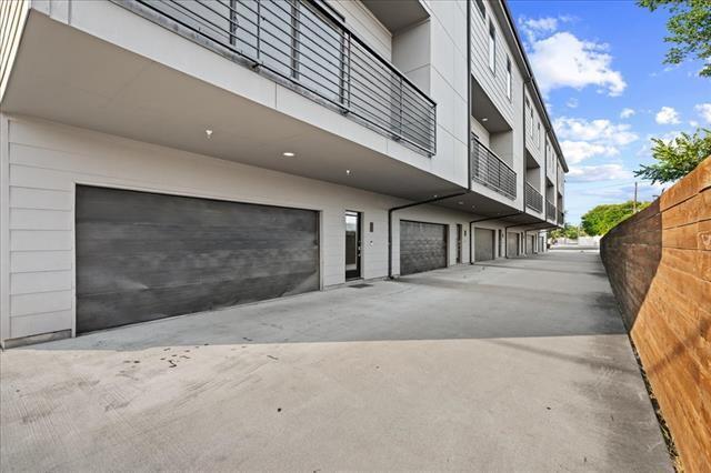 Foto del edificio - 1715 Bennett Ave