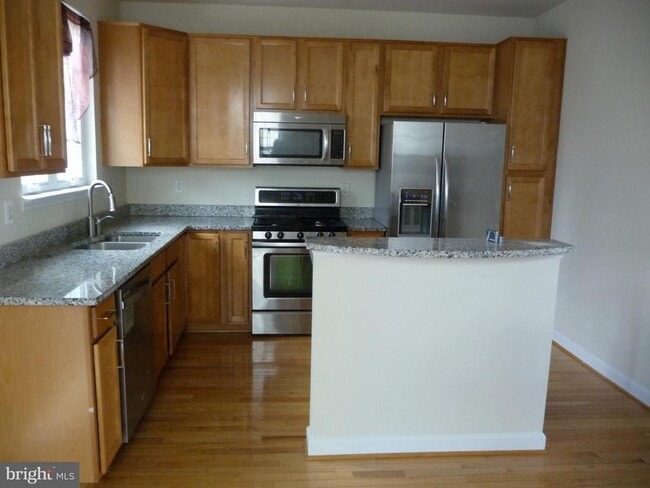 Building Photo - 2211 Fleeter Pl