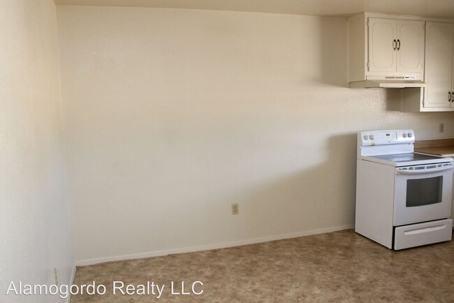 Building Photo - 1500 Aspen Dr