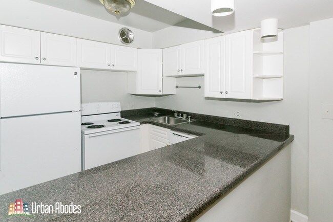 Foto del edificio - 1220 N LaSalle Dr