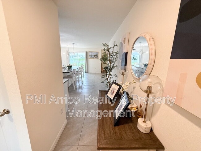 Building Photo - 10744 Chippewa Dr