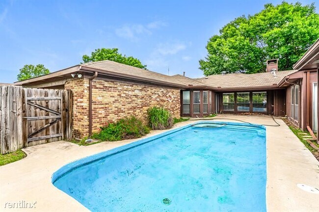 Foto del edificio - 4 br, 3 bath House - 1025 Oxfordshire Dr