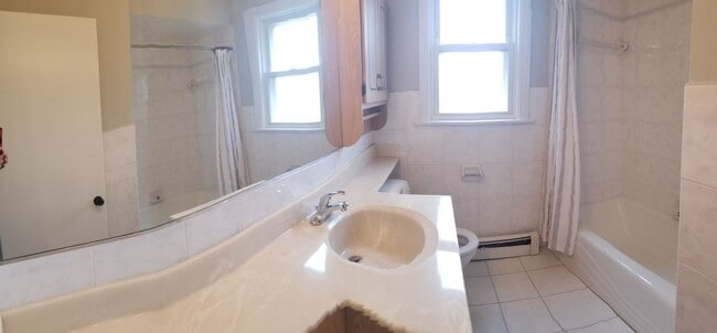 Building Photo - 5200 S Monitor Ave