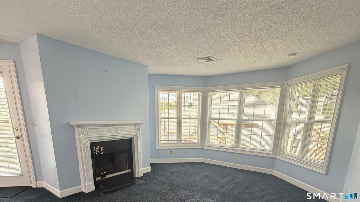 Building Photo - 75 Redwood Dr