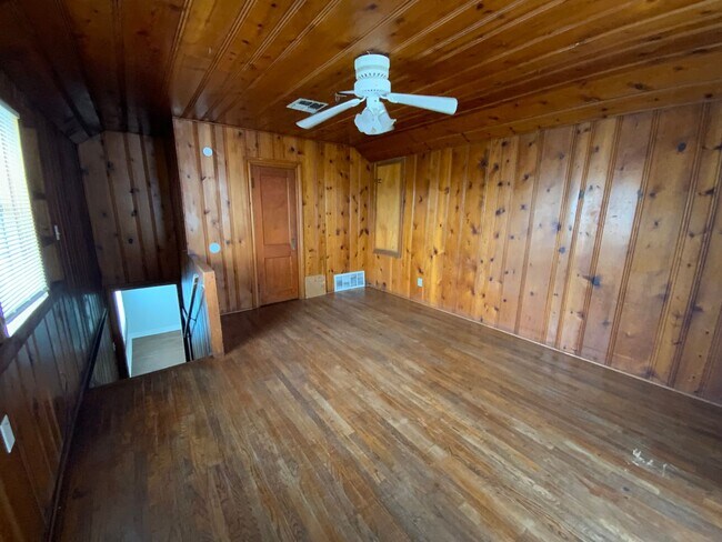 Building Photo - 2708 S Brock Dr