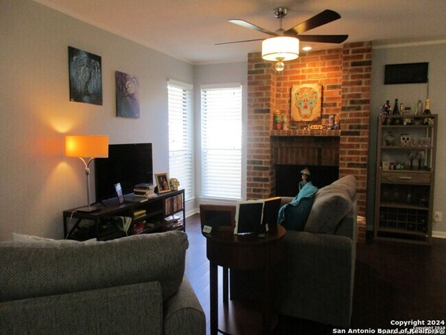 Foto del edificio - 4839 Brandeis St