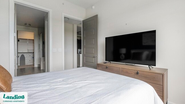 Building Photo - 825 Usener St