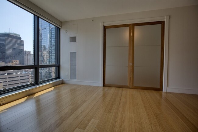 Building Photo - 45 Province St