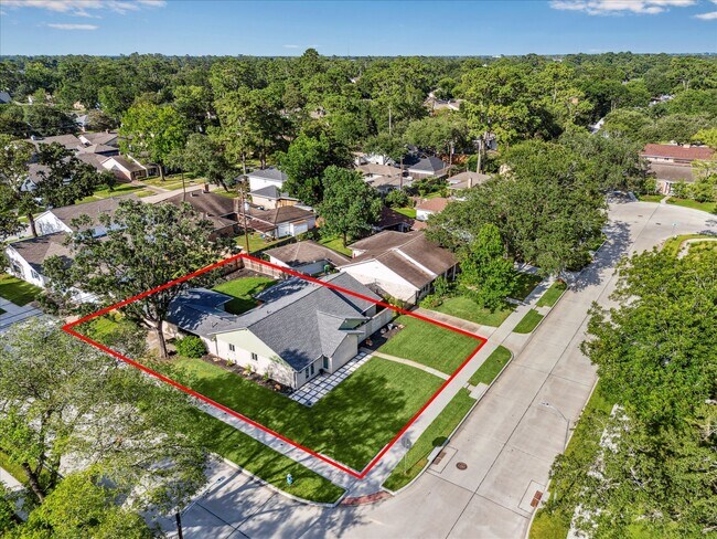 Foto del edificio - 1114 Chantilly Ln
