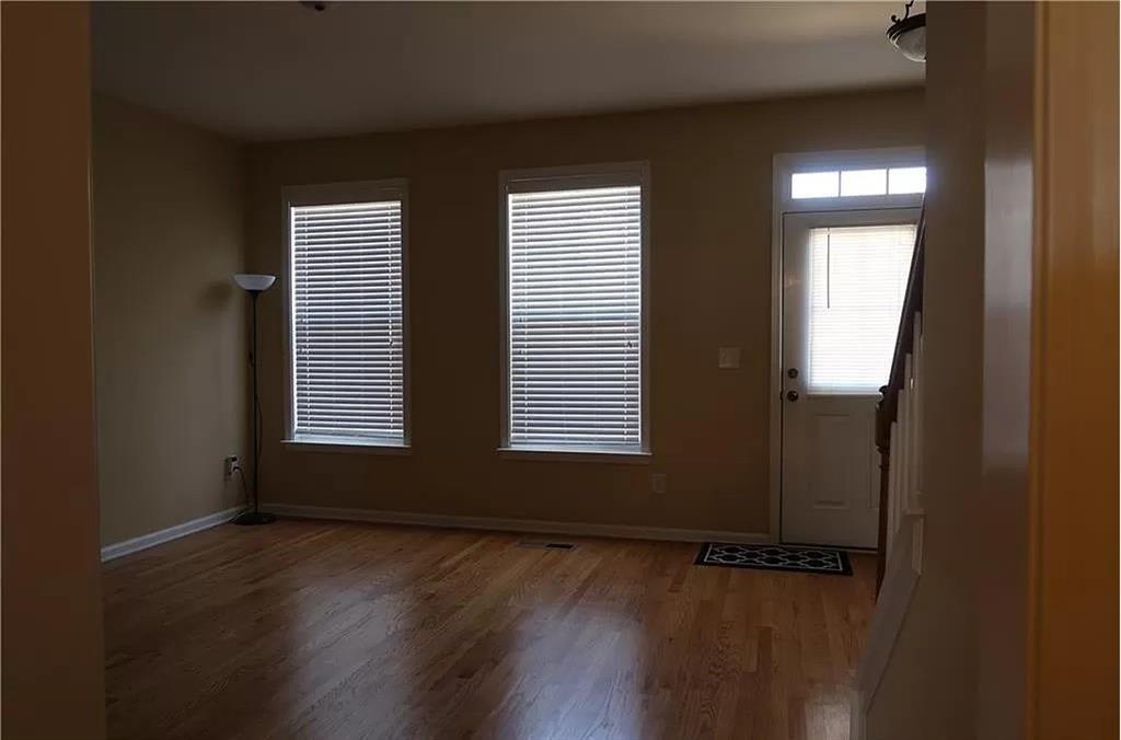Building Photo - 506 Village Arbor Park NW